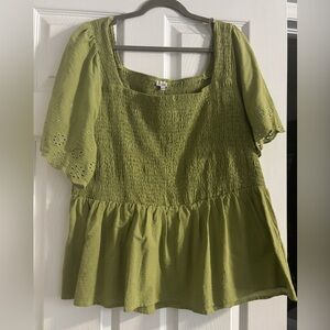 BNWT KISMET SIZE XXL TOP WITH SMOCKED BODY